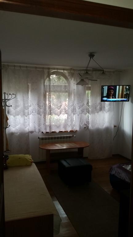 Appartement Sosnowy Dworek à Józefów Extérieur photo