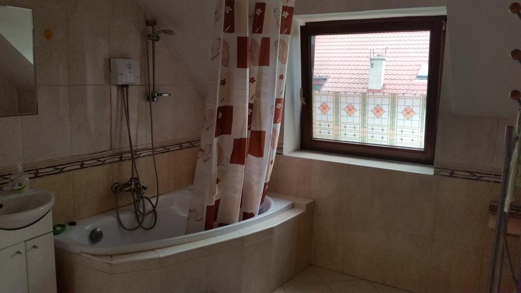 Appartement Sosnowy Dworek à Józefów Extérieur photo