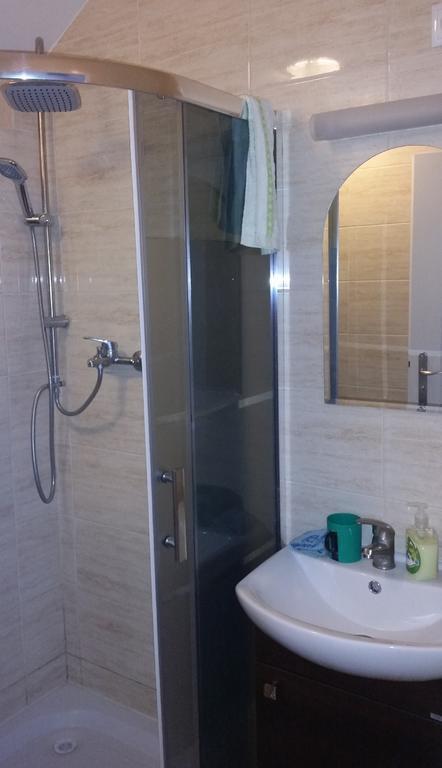 Appartement Sosnowy Dworek à Józefów Extérieur photo