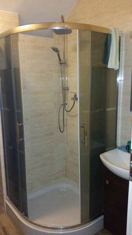 Appartement Sosnowy Dworek à Józefów Extérieur photo