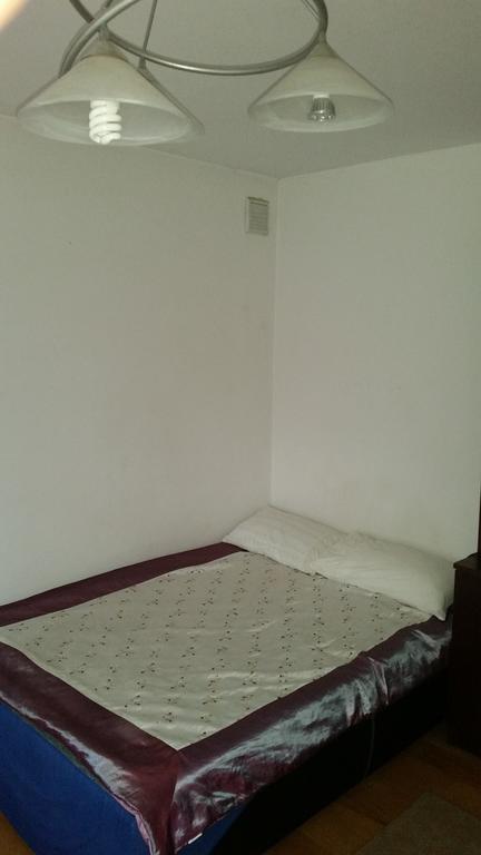 Appartement Sosnowy Dworek à Józefów Extérieur photo