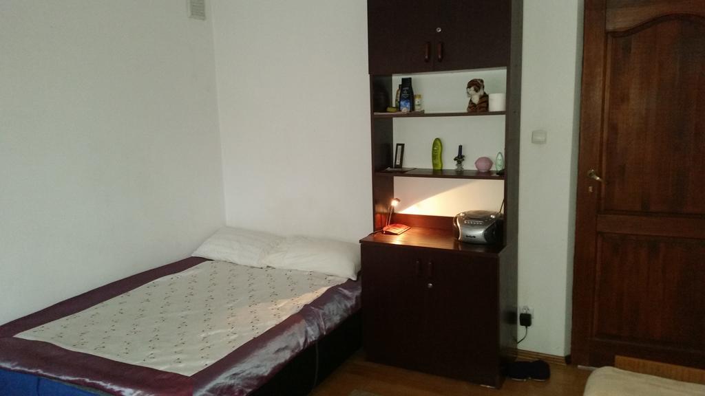 Appartement Sosnowy Dworek à Józefów Extérieur photo
